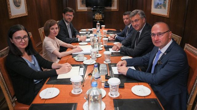 Maia Sandu, s-a întâlnit la Atena, cu Ursula von der Leyen, Charles Michel, Volodimir Zelenski, și alți lideri europeni