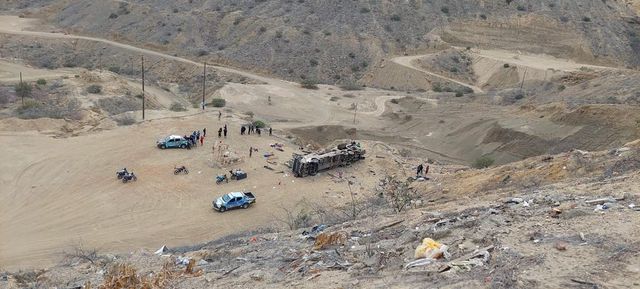 Cel puțin 24 de morți după ce un autobuz s-a prăbușit de pe o stâncă, în Peru