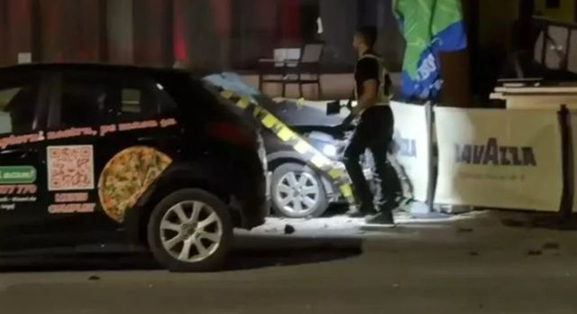 Cursă nebună în Lugoj: Un șofer fără permis și băut a lovit o mașină, care a ajuns pe terasa unui restaurant