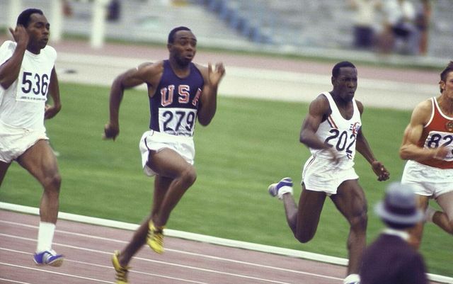 A murit primul atlet care a alergat 100 de metri în mai puțin de 10 secunde