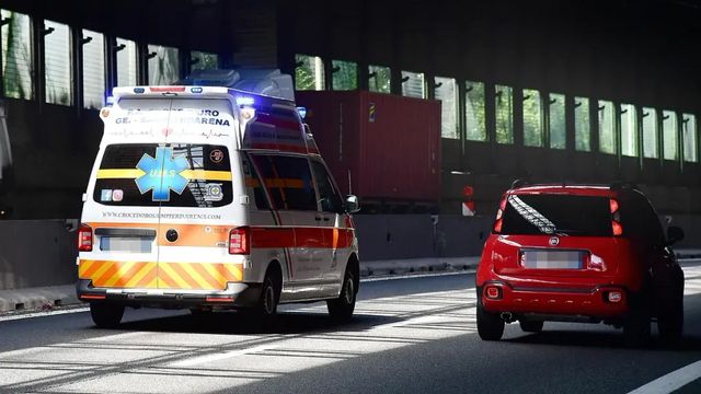 Scontro fra un tir e un'auto nel nord Barese, muoiono due ragazzi