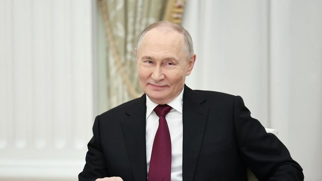 Cremlino, 'Putin ha parlato con Trump per oltre un'ora e mezza'