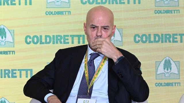 Eni crolla in Borsa per un errore