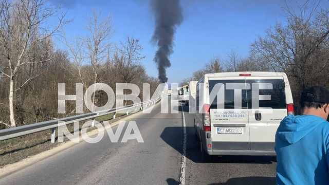 Автобус се запали в движение на пътя Казанлък – Стара Загора