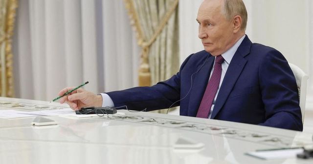 Putin avertizează Occidentul cu privire la posibilitatea folosirii de către Rusia de arme nucleare