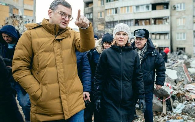 Ministrul german de Externe Annalena Baerbock s-a deplasat într-o vizită neanunțată în estul Ucrainei