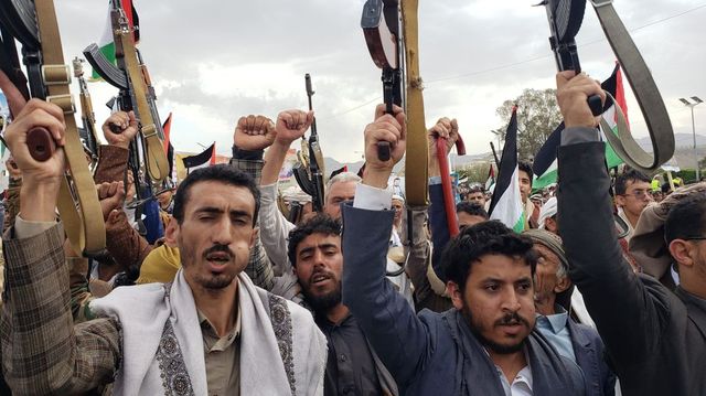 Ismét támadta a brit és az amerikai légierő a húszi lázadók jemeni katonai létesítményeit - frissül