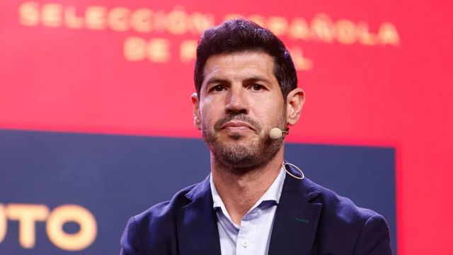 Pedro Rocha despide a Albert Luque como director deportivo de la selección