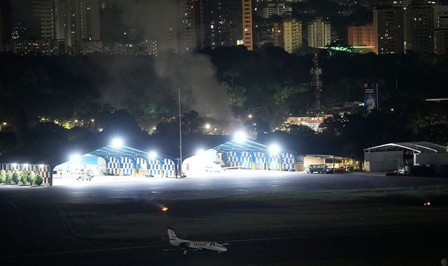 Venezuelskou metropolí Caracasem otřásly silné exploze