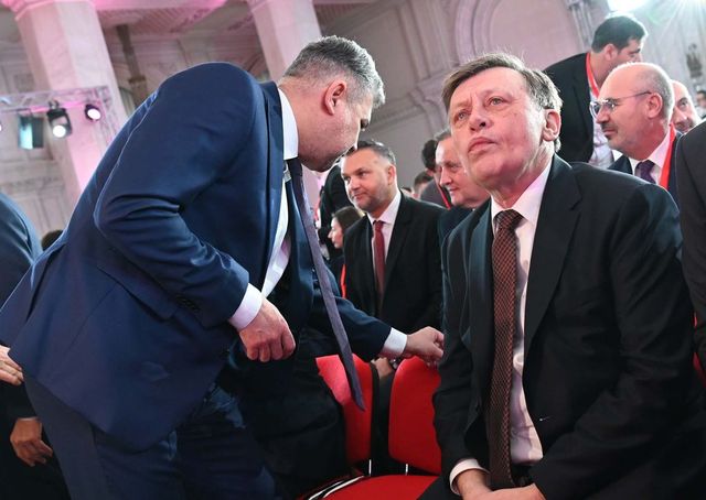 Kelemen Hunor spune că refuzul lui Klaus Iohannis de a demisiona este „o povară” pentru Crin Antonescu