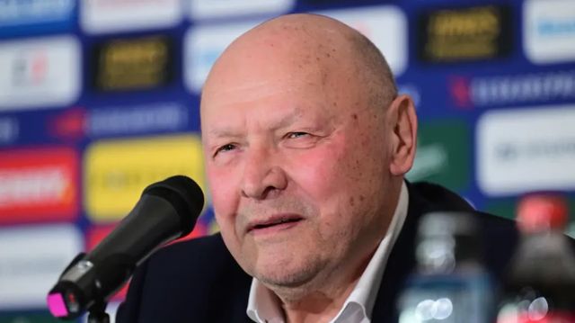 Irové hlásí z Prahy: Je tu šílená kosa a český fotbal kvůli korupci upadl do chaosu