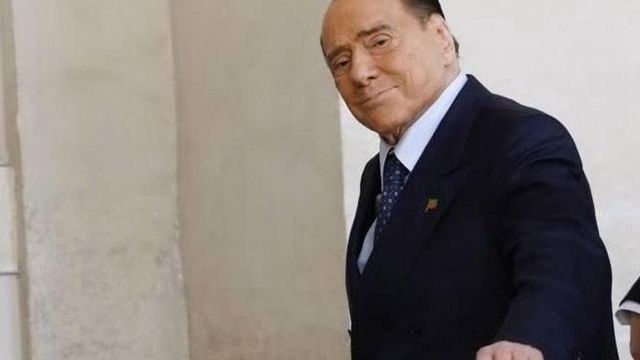 Ecco il francobollo di Poste italiane per Silvio Berlusconi emesso nel giorno del suo compleanno