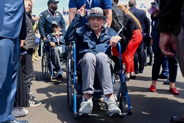 ‘Papa Jake’ Larson, il TikToker più vecchio del mondo è morto a 102 anni