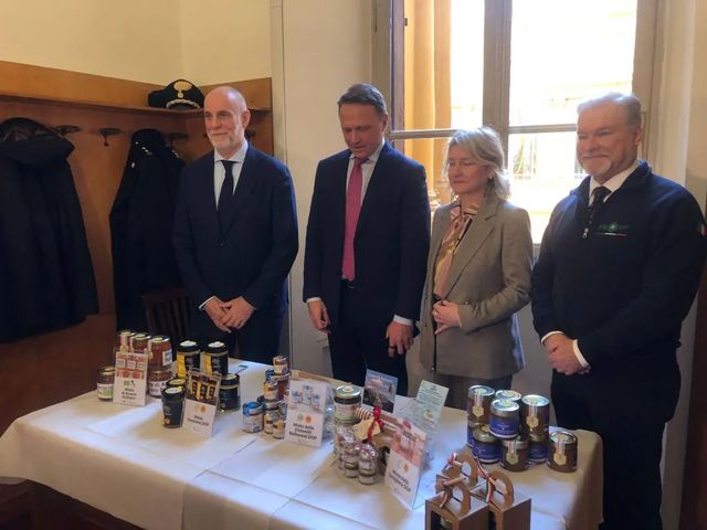 Agroalimentare: McDonald’s valorizza la filiera italiana del miele biologico