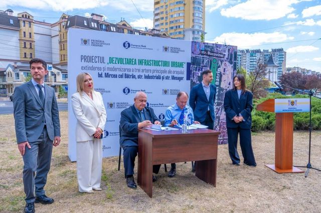 „În numele locuitorilor municipiului Chișinău”: Ceban a semnat un grant pentru modernizarea infrastructurii urbane
