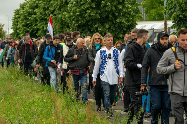 Péter Magyar i-a reproșat lui Viktor Orban sprijinul pentru George Simion, în prima conferință de presă ca învingător