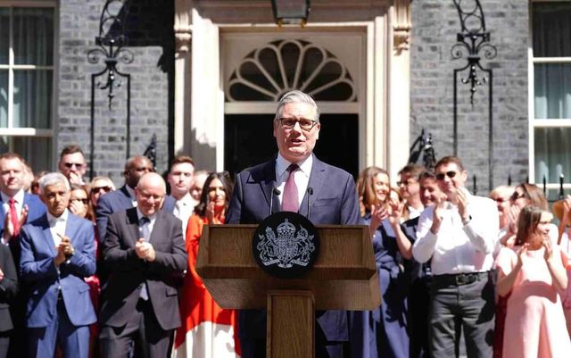 Uk, ex premier Starmer si dimette da deputato e lascia Camera Comuni