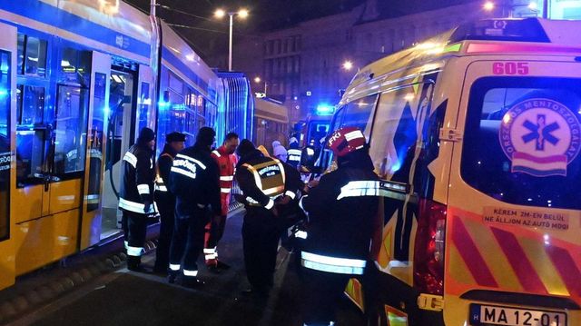 Villamos gázolt Budapesten, a Móricz Zsigmond körtéren