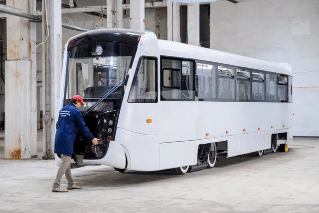 O companie autohtonă a dezvoltat conceptul unui autobuz electric pe șine, care poate fi utilizat pentru transportul feroviar de pasageri