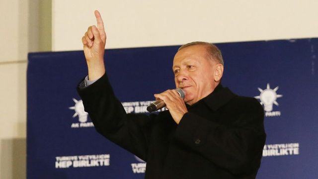 Erdogan bejelentette győzelmét