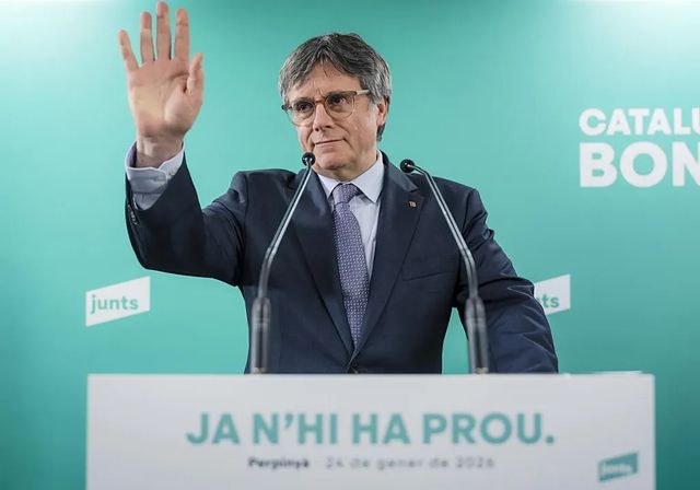 Junts se encomienda a Puigdemont para reactivar un partido bloqueado por el auge de Aliança