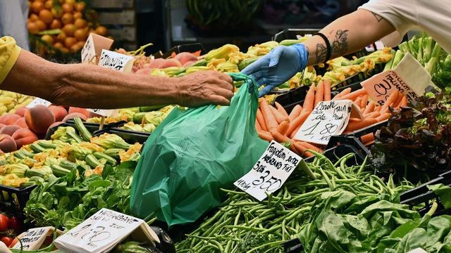++ Istat, boom prezzi alimentari, dal 2021 impennata del 25% ++