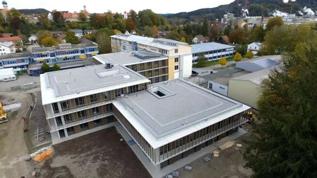 Sparatoria in un liceo in Baviera, alcuni studenti feriti gravi