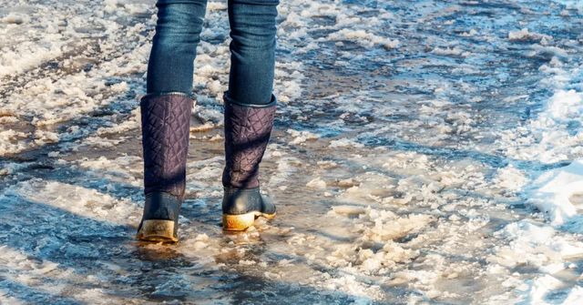 Ledovka komplikuje železniční dopravu kolem Prahy i na severu Čech