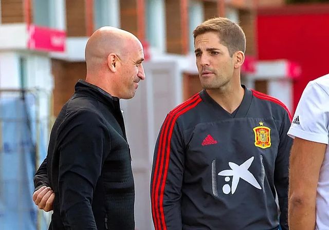 Robert Moreno, despedido por usar ChatGPT