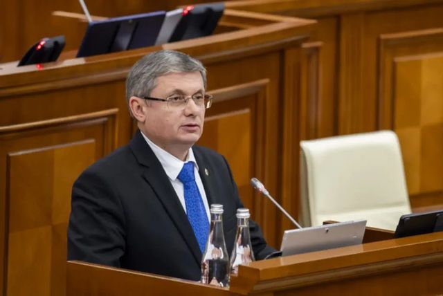 „Este foarte urât”: Igor Grosu, despre consilierele PAS surprinse pe telefon la ședință