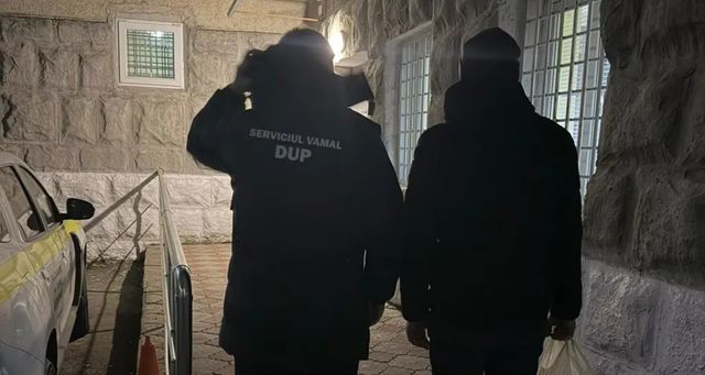 Polițist de frontieră și vameș, reținuți într-un dosar de contrabandă