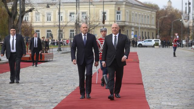 Румен Радев посрещна в София ливанския си колега Жозеф Аун с официална церемония