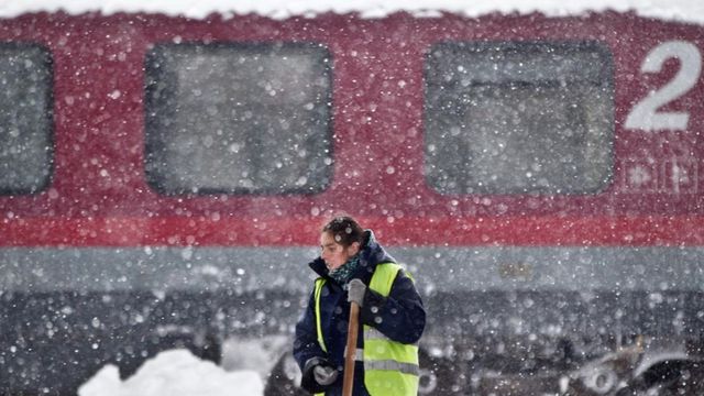 Vremea rea impune restricții în circulația trenurilor pe magistrala București-Constanța