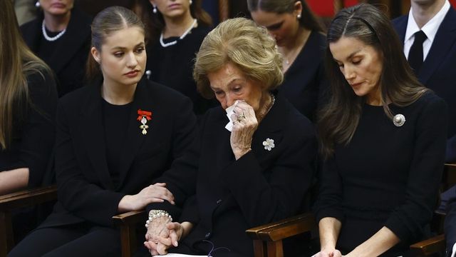 Lágrimas, tristeza y emoción: el dolor de la Reina Sofía en el funeral de Irene de Grecia