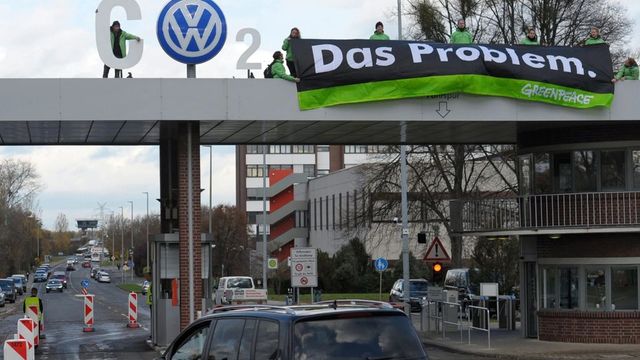 Angajații Volkswagen anunță proteste în toată Germania