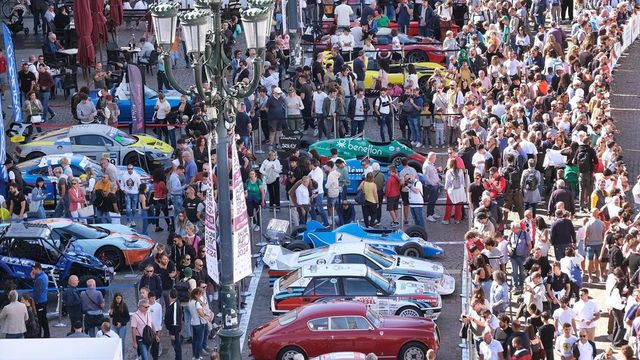 Auto sulla folla al Salone di Torino, quindici feriti a piazza San Carlo