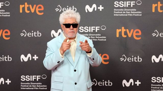 Pedro Almodóvar recibe el Premio Donostia en el Zinemaldia