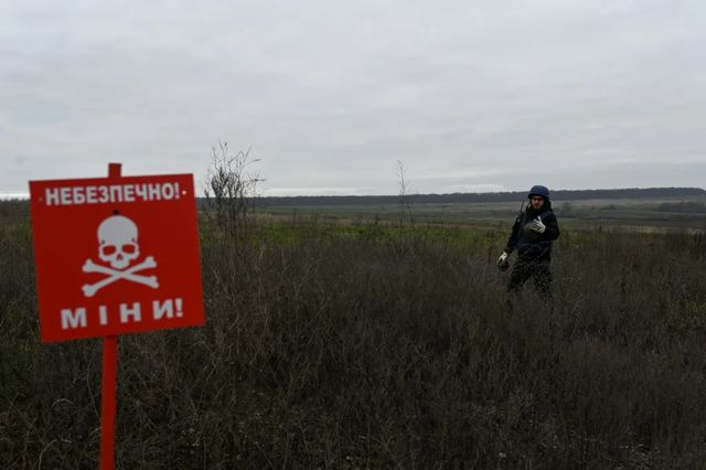 Războiul a creat în Ucraina cel mai mare câmp minat din lume