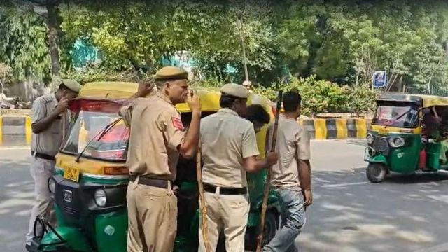 Internet Suspended Near Jantar Mantar; Delhi University Asks Students To Stay Away