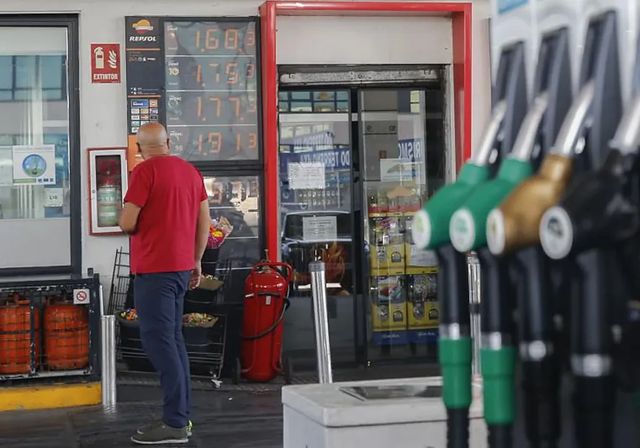 Competencia descarta abusos generalizados en las gasolineras