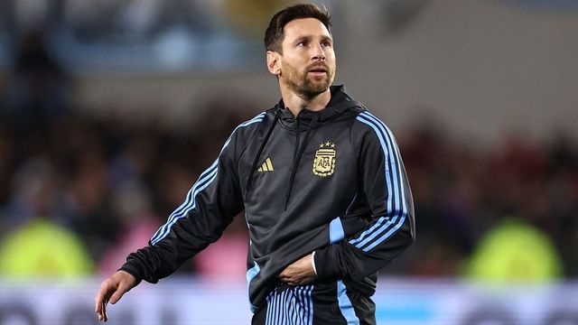 Lionel Messi fights back tears as fans give poignant tribute before his potential last home appearance for Argentina