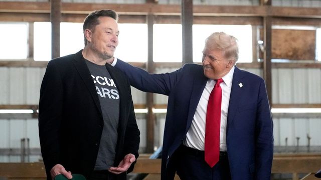 SpaceX Fails To Repeat Starship Booster Catch, As Trump Looks On