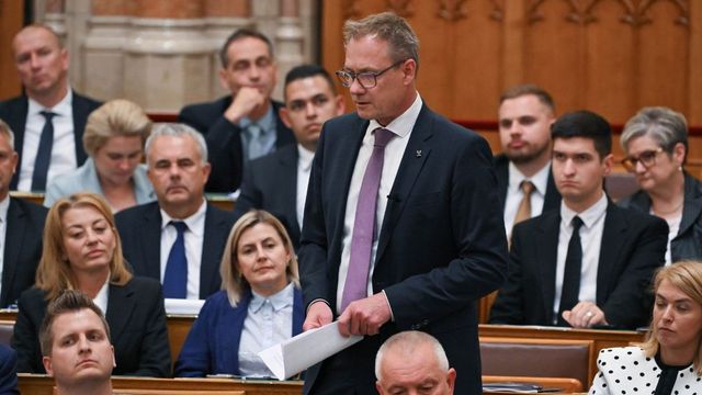 Kulcsár Krisztián anyázott a parlamentben, botrányba fulladt az ülés