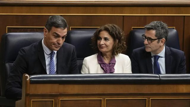 Junts pide que Montero y Bolaños expliquen en el Congreso el acuerdo de financiación de Cataluña