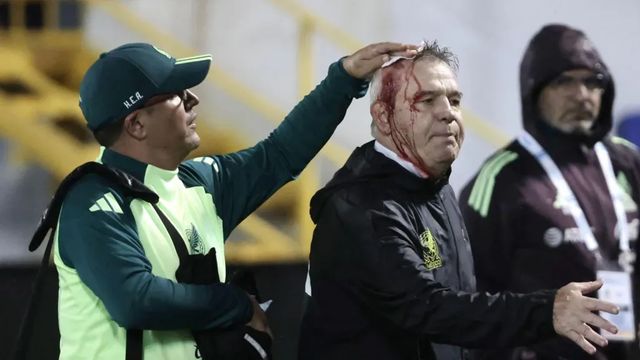 Javier Aguirre, agredido en Honduras