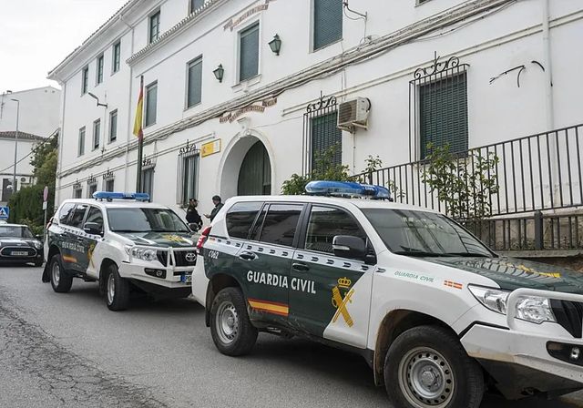 Un hombre y una mujer encontrados sin vida en su vivienda de Zaragoza, con signos de violencia