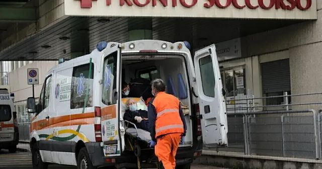 Esplosione in una palazzina nel Torinese, due feriti, uno grave