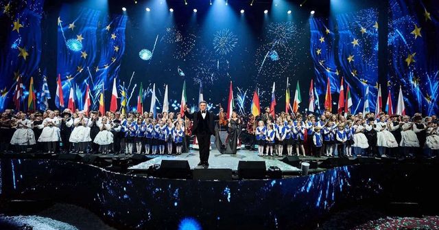 Különleges Újévi Koncert - Mága Zoltán rászoruló gyerekeket támogat