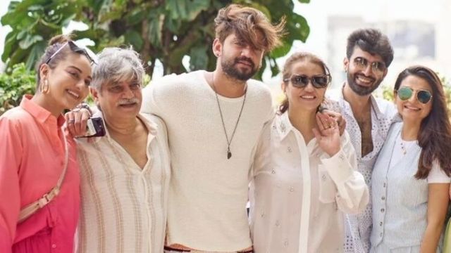 Sonakshi Sinha Spends Beautiful Evening With Her In-Laws Ahead of Wedding With Zaheer Iqbal - See Pics