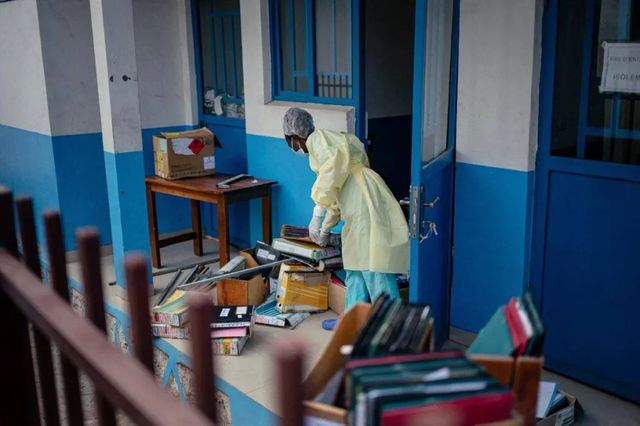 Ebola, attiva la sorveglianza sul personale di organizzazioni da Congo e Uganda